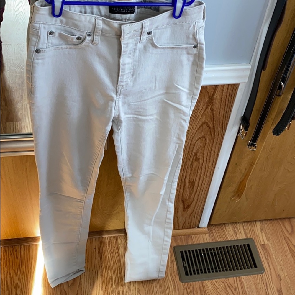Beige high waisted Aeropostale jeggings